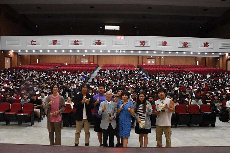 Center for General Education Invites Special Ambassador Michel Ching-long Lu to Share on His Impressive Diplomatic Career